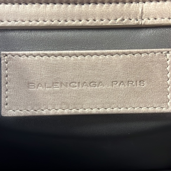🌸Balenciaga Leather Stingray Accordion Satchel handbag - Picture 13 of 16